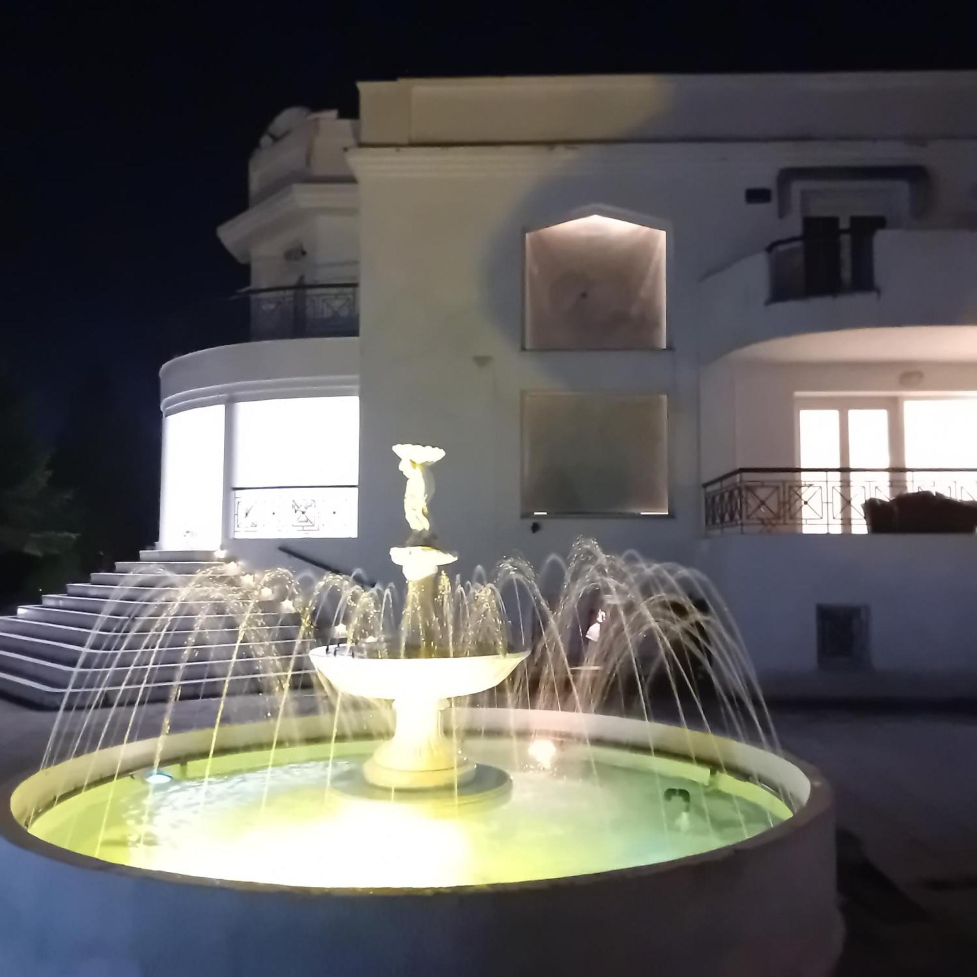 Vila Πολυτελησ Βιλα 8 - 10 Ατομων Στην Περιοχη Αεροδρομιου Θεσσαλονικησ Livadaki  Exteriér fotografie